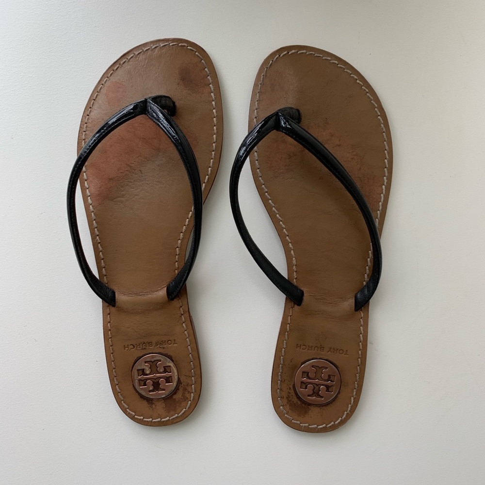 Tory Burch black women’s flip flops patent leather